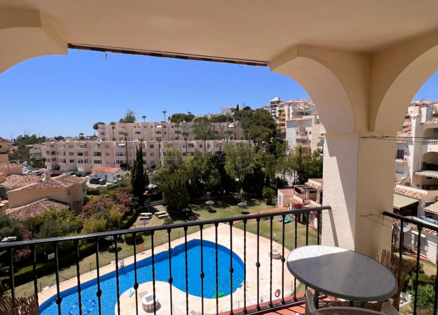 Beautiful 2 Beds-Near Coast With Pool & Balcony Apartment Mijas